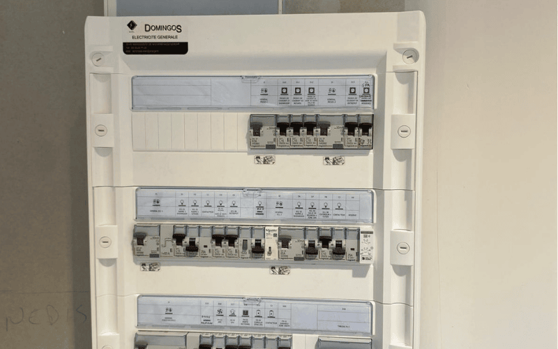 tableau électrique installé par domingos à Pau