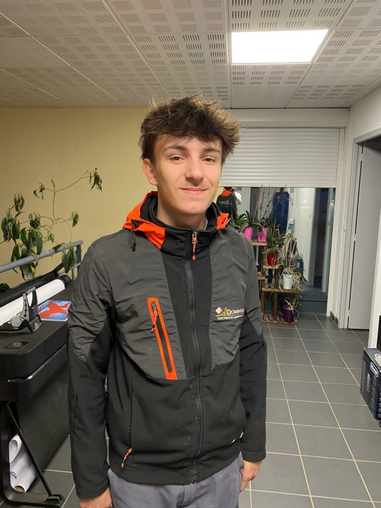 Thimoté nouvel apprentis électricien à Pau